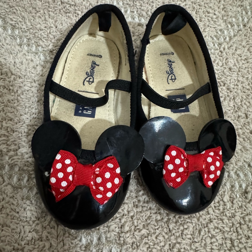 Gap Disney Minnie Mouse Black Patent Ballet Flats - Size 6